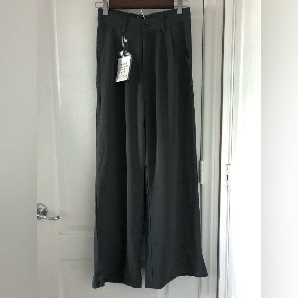 NWT Wide-Leg Gray Dressy Pants